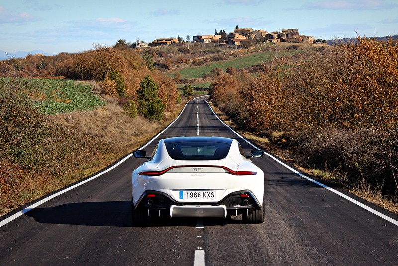 Prueba del Aston Martin Vantage V8