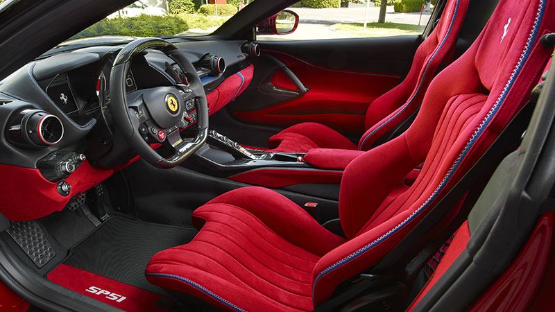 Interior Ferrari SP51